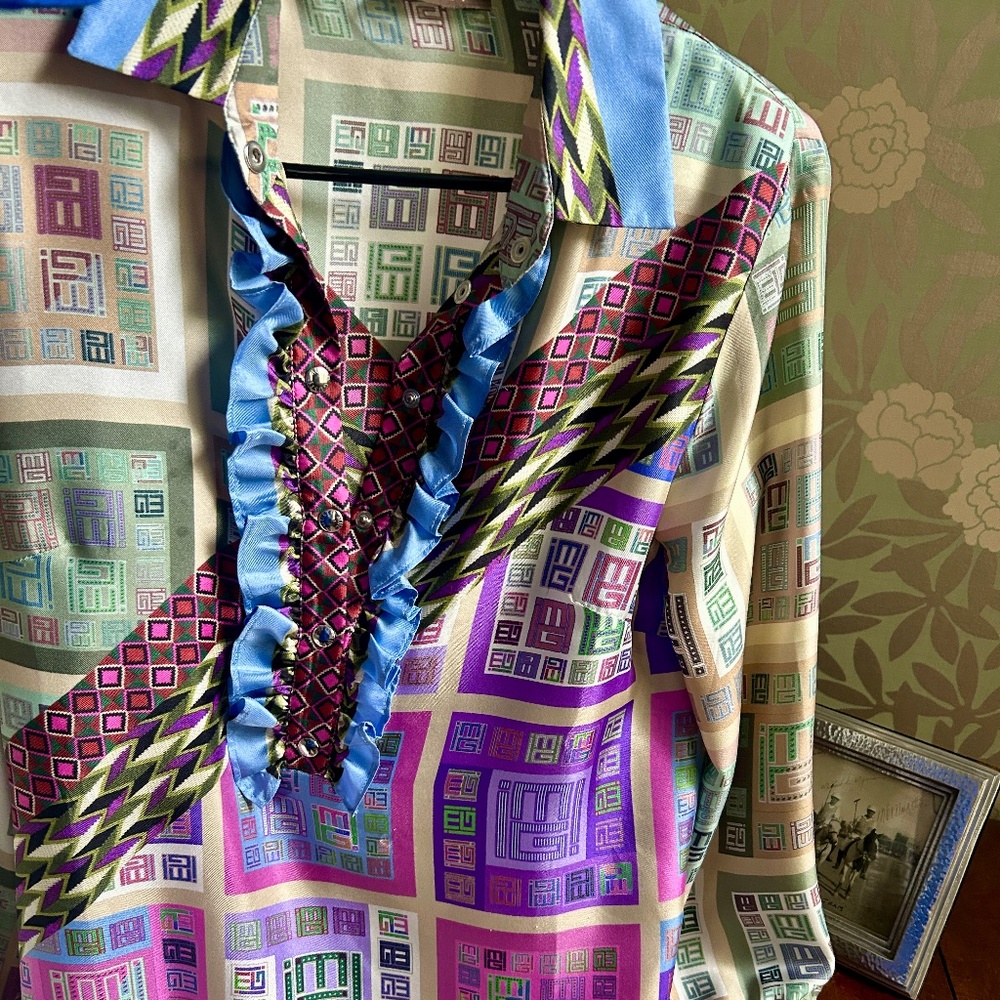 Mucho Gusto Beautiful Silk Blouse